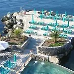 Helios Hotel