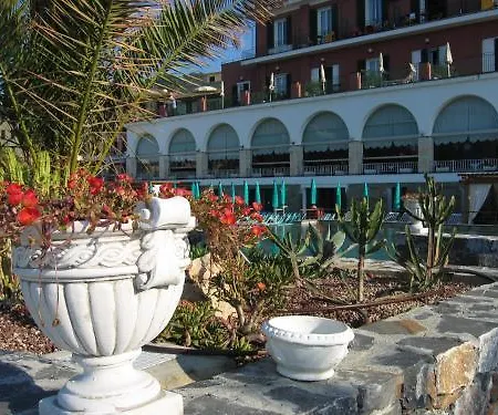 Helios Hotel 4*