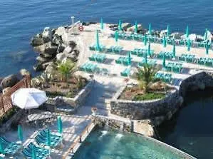 Helios Hotel