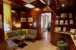 فندق Helios 4*